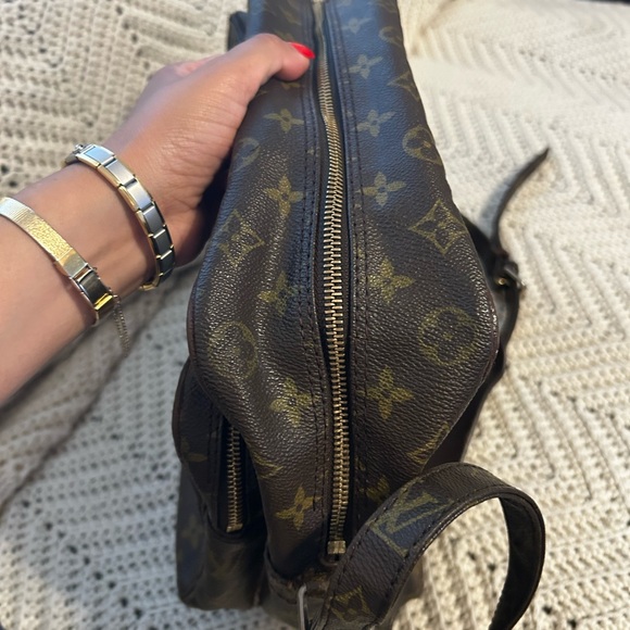 Louis Vuitton Brown Monogram Shoulder Bag - Picture 8 of 12